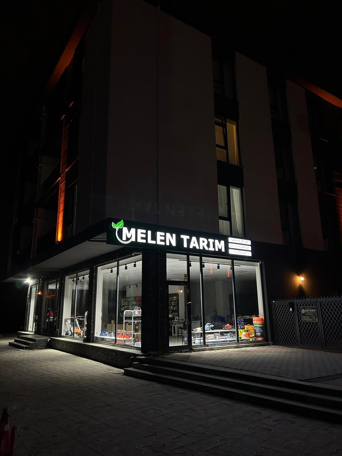Melen Tarım mağazasının gece aydınlatmalı görünümü